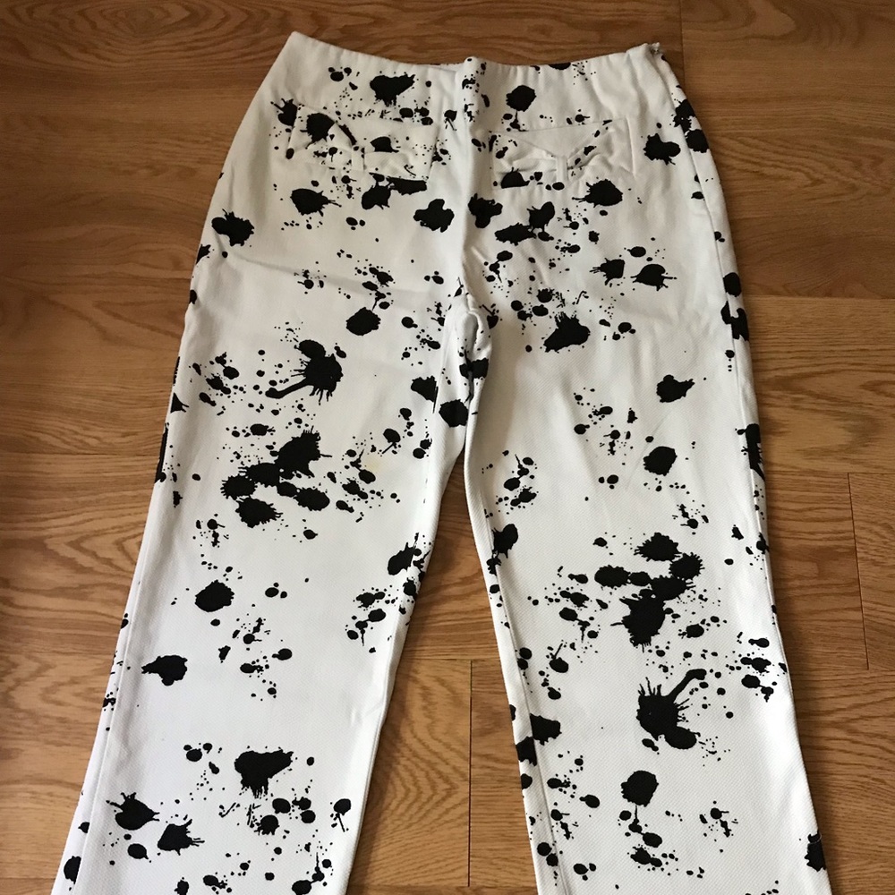 Sandra Petite Paint Splash White Crops in Excellent Preloved Condition